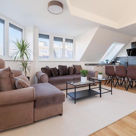 Symphony Apartments 40 - Modern Loft With Terrace And Grill In Central Location Wenen Buitenkant foto
