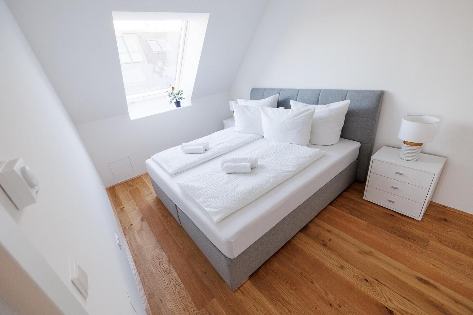 Symphony Apartments 40 - Modern Loft With Terrace And Grill In Central Location Wenen Buitenkant foto