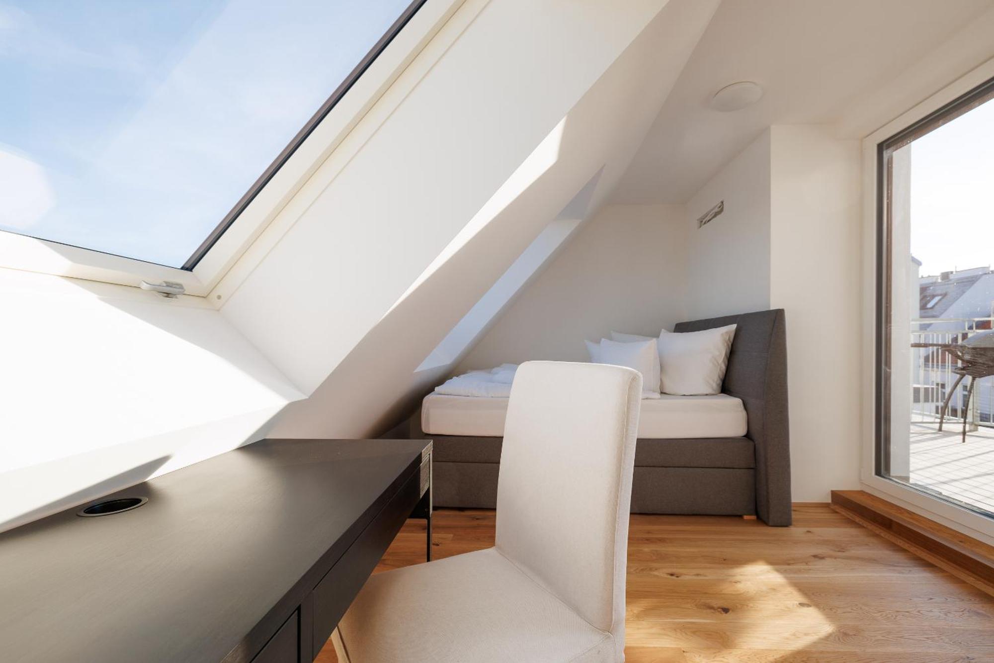 Symphony Apartments 40 - Modern Loft With Terrace And Grill In Central Location Wenen Buitenkant foto