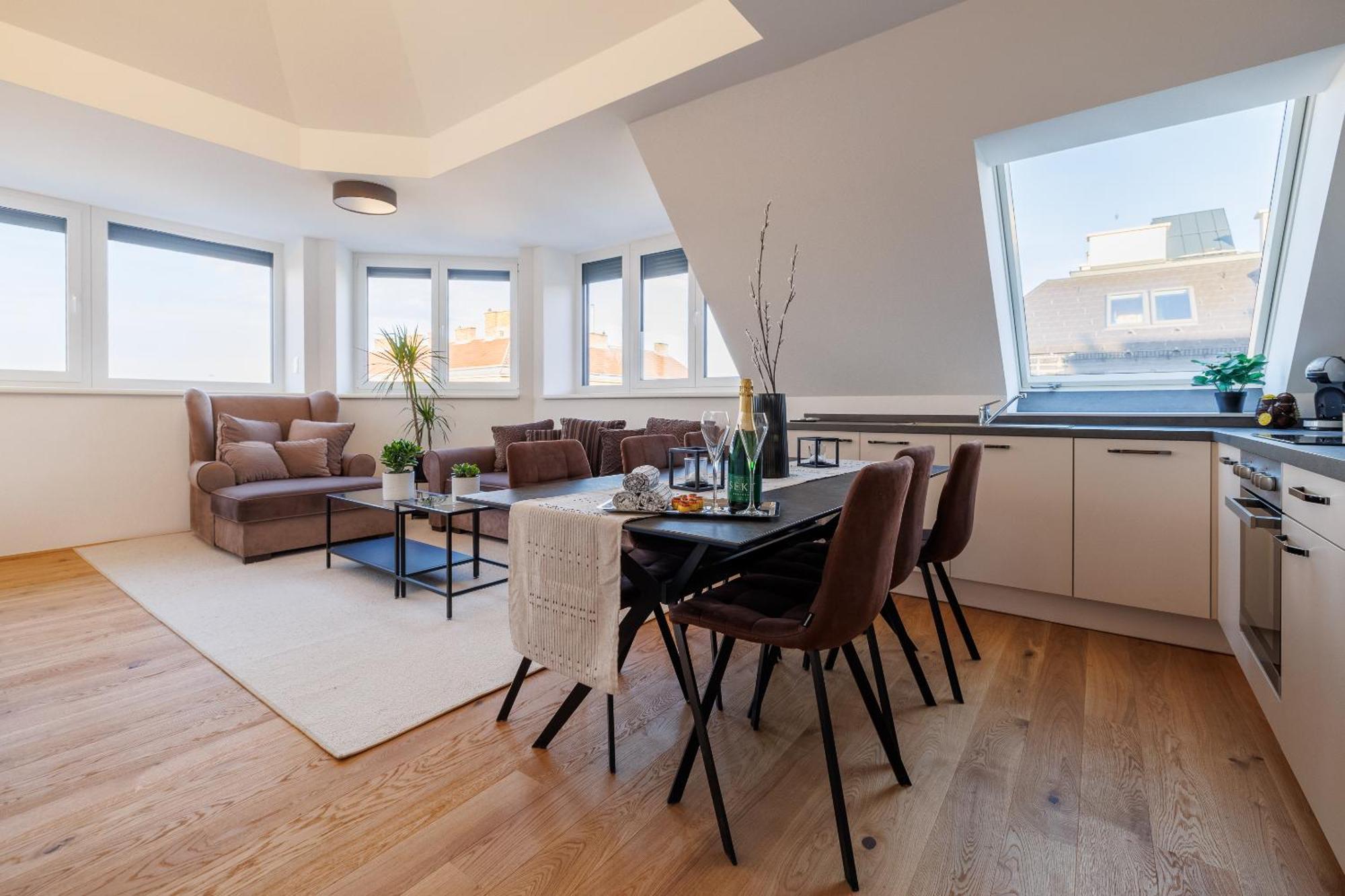 Symphony Apartments 40 - Modern Loft With Terrace And Grill In Central Location Wenen Buitenkant foto