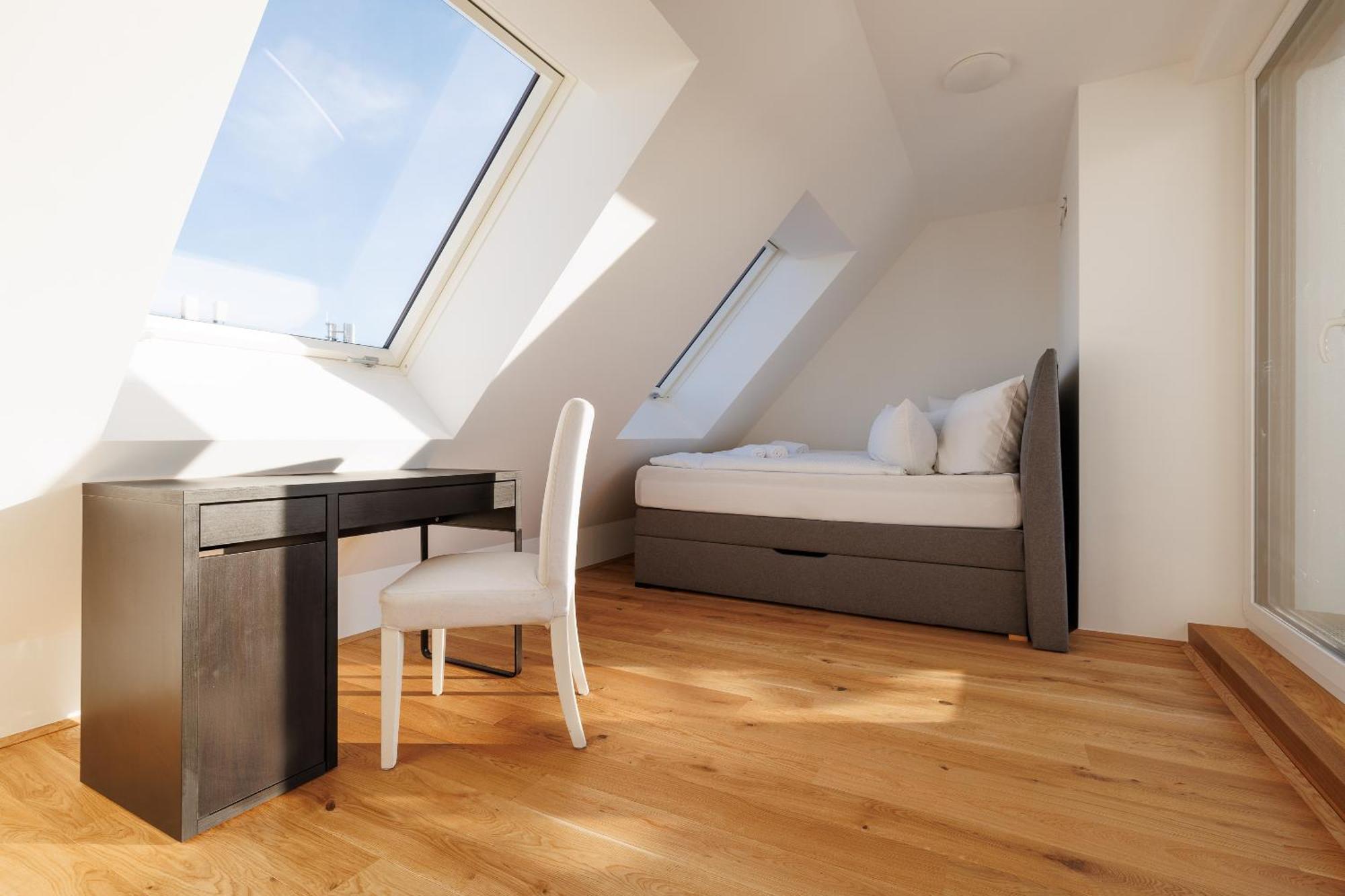 Symphony Apartments 40 - Modern Loft With Terrace And Grill In Central Location Wenen Buitenkant foto