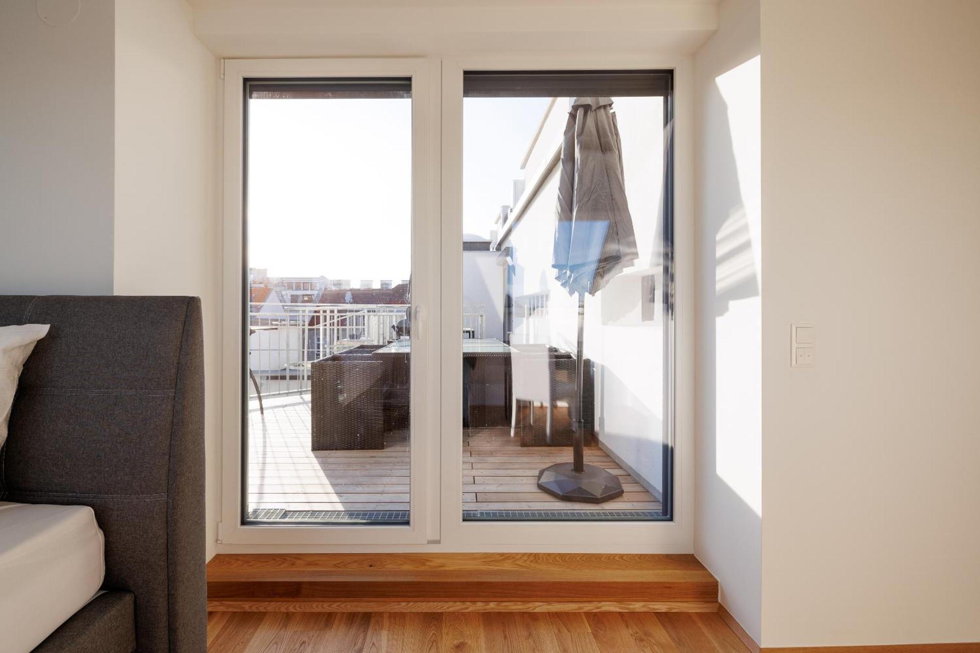 Symphony Apartments 40 - Modern Loft With Terrace And Grill In Central Location Wenen Buitenkant foto