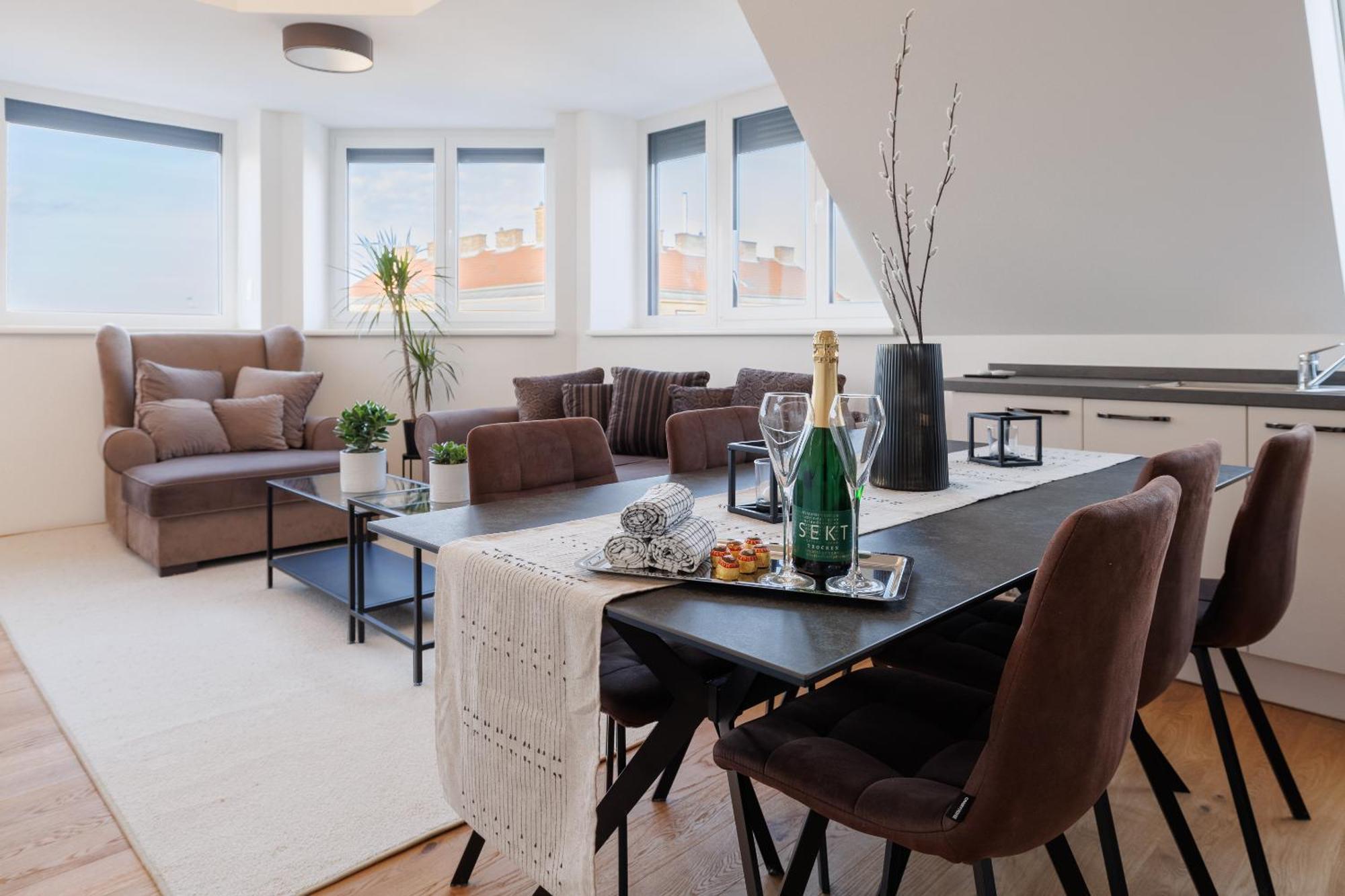 Symphony Apartments 40 - Modern Loft With Terrace And Grill In Central Location Wenen Buitenkant foto