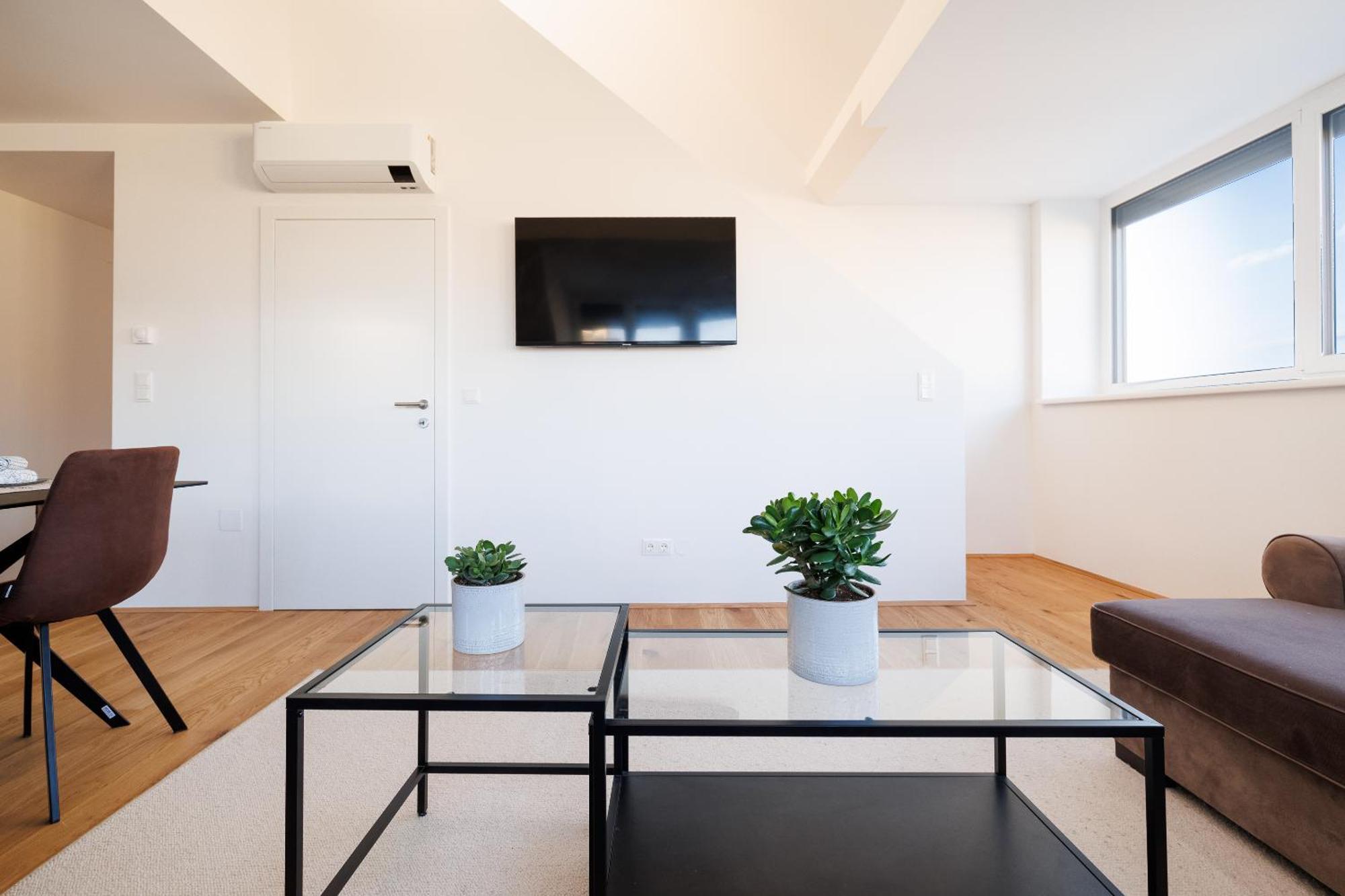 Symphony Apartments 40 - Modern Loft With Terrace And Grill In Central Location Wenen Buitenkant foto