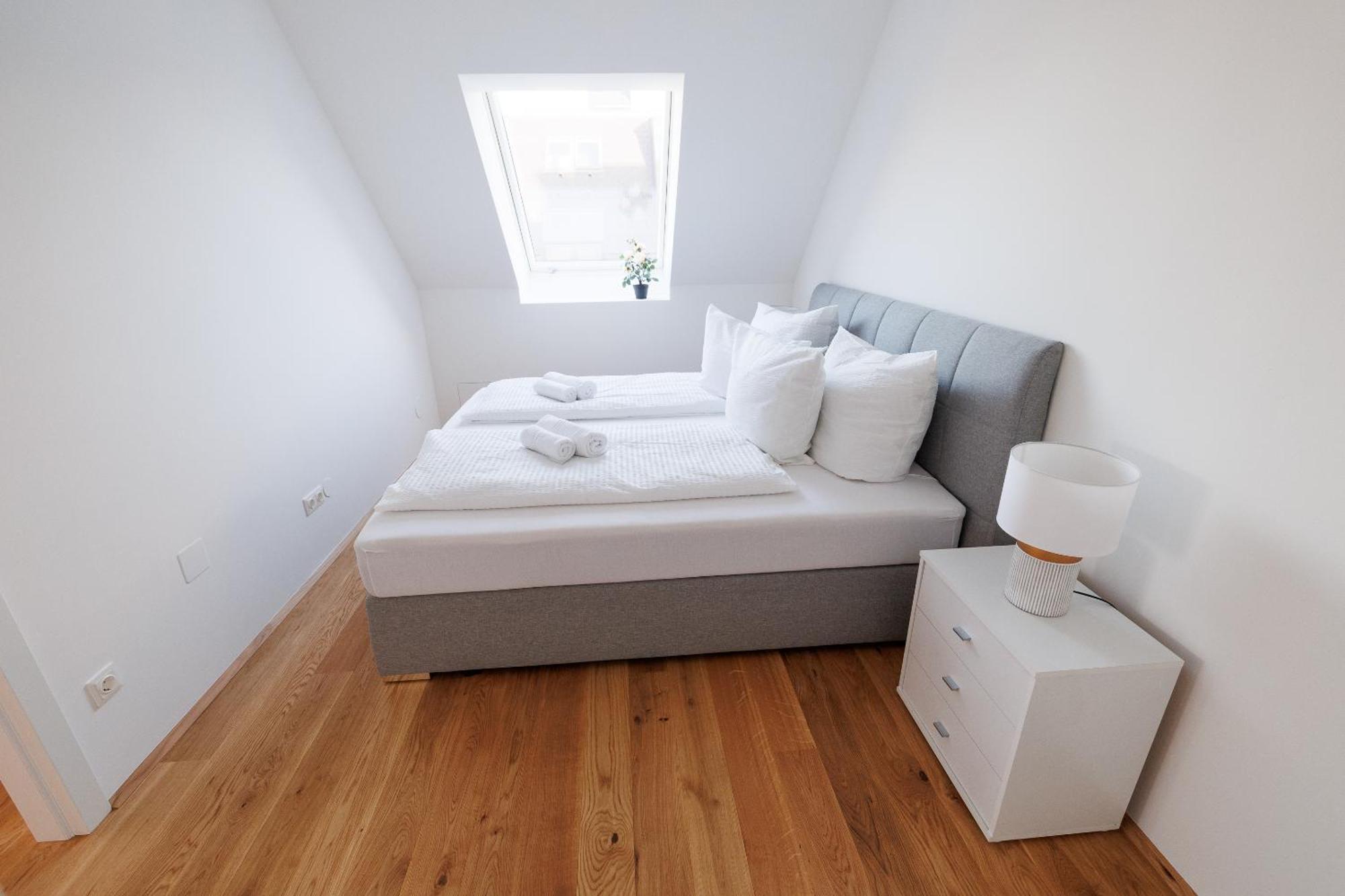 Symphony Apartments 40 - Modern Loft With Terrace And Grill In Central Location Wenen Buitenkant foto